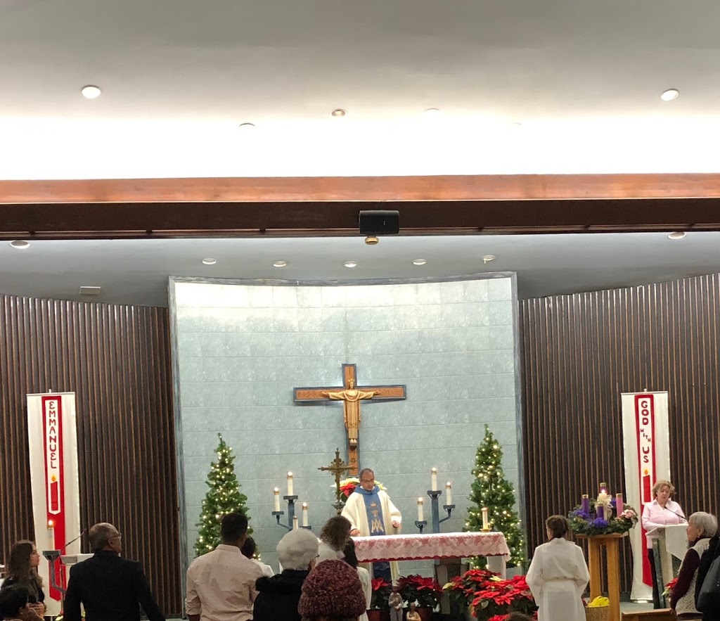Holy Cross Parish | 685 Walkley Rd, Ottawa, ON K1V 6R8, Canada | Phone: (613) 731-7834