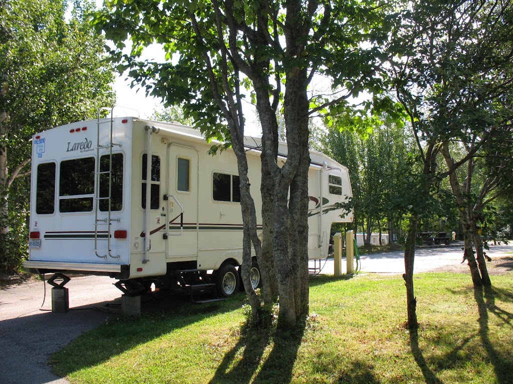 Camping Le Tipi / Tipi Campground | 35 Rue de la Réserve B, Les Escoumins, QC G0T 1K0, Canada | Phone: (418) 233-2266