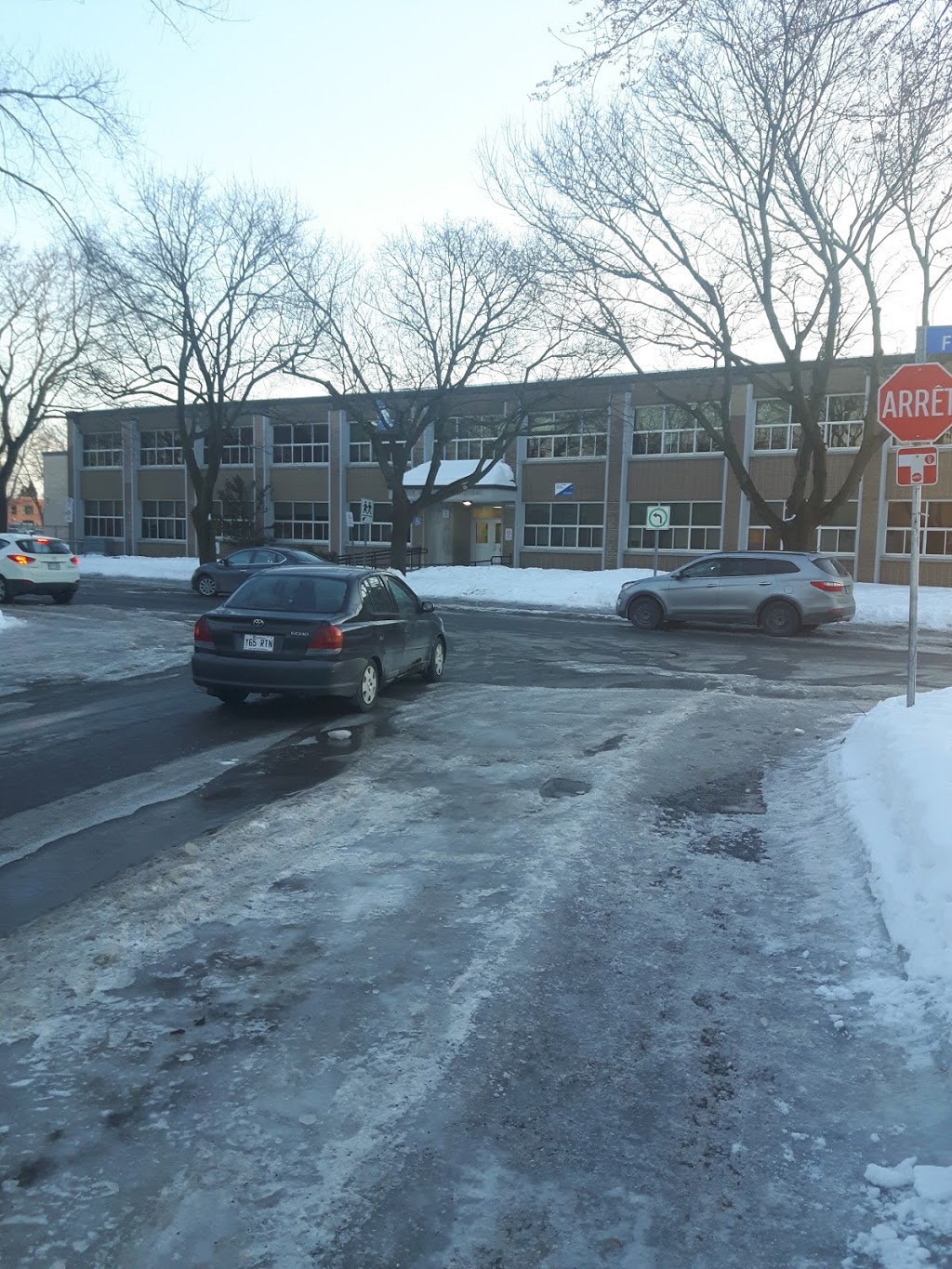 École Adélard-Desrosiers | school | 12600 Avenue Fortin, Montréal-Nord, QC H1G 1G2, Canada | 5143283555 OR +1 514-328-3555