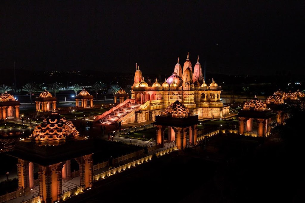 BAPS Shri Swaminarayan Mandir | 1488 Red River Dr, Howden, MB R5A 1K2, Canada | Phone: (204) 504-2277
