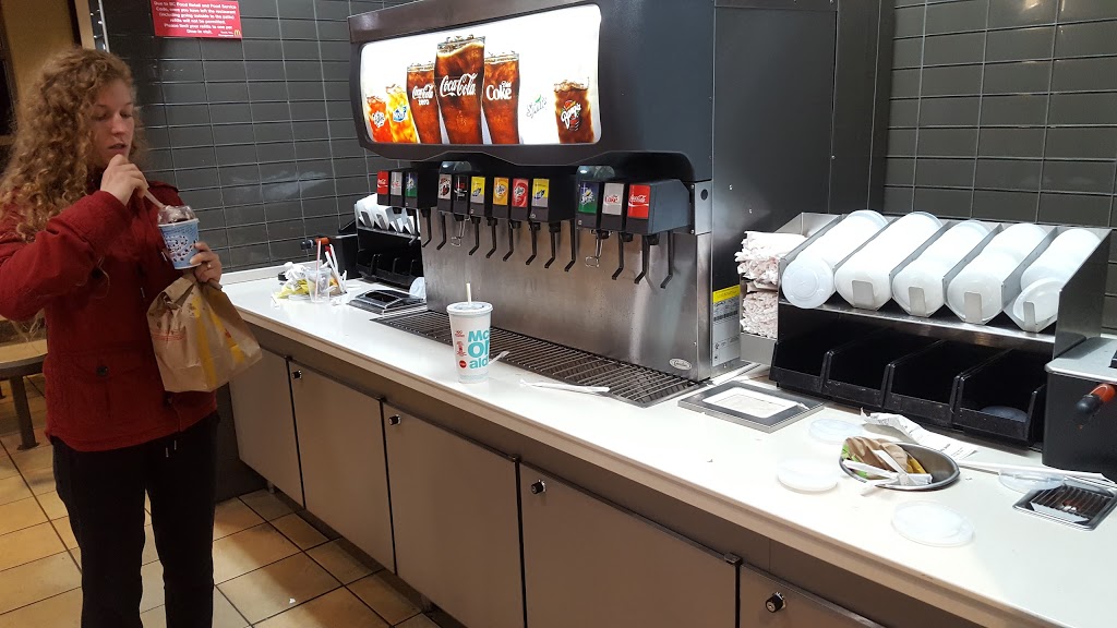 McDonalds | 12549 Harris Rd, Pitt Meadows, BC V3Y 2J4, Canada | Phone: (604) 465-4117