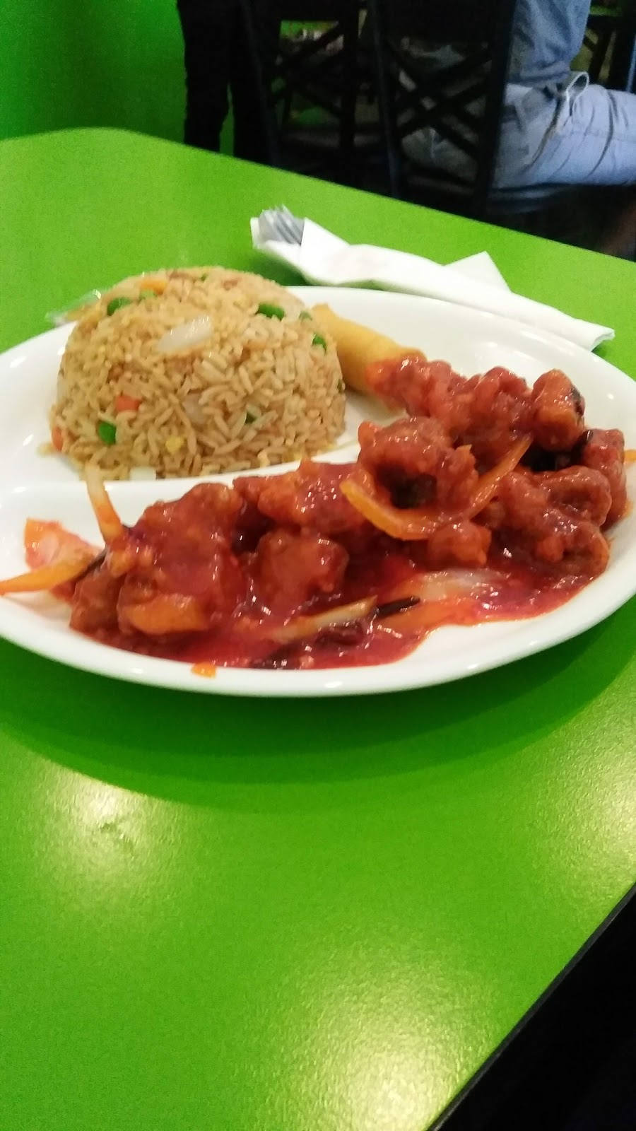 Lees Kitchen Chinese & Thai Cuisine | 346 Bayfield St #4, Barrie, ON L4M 3C4, Canada | Phone: (705) 730-0273