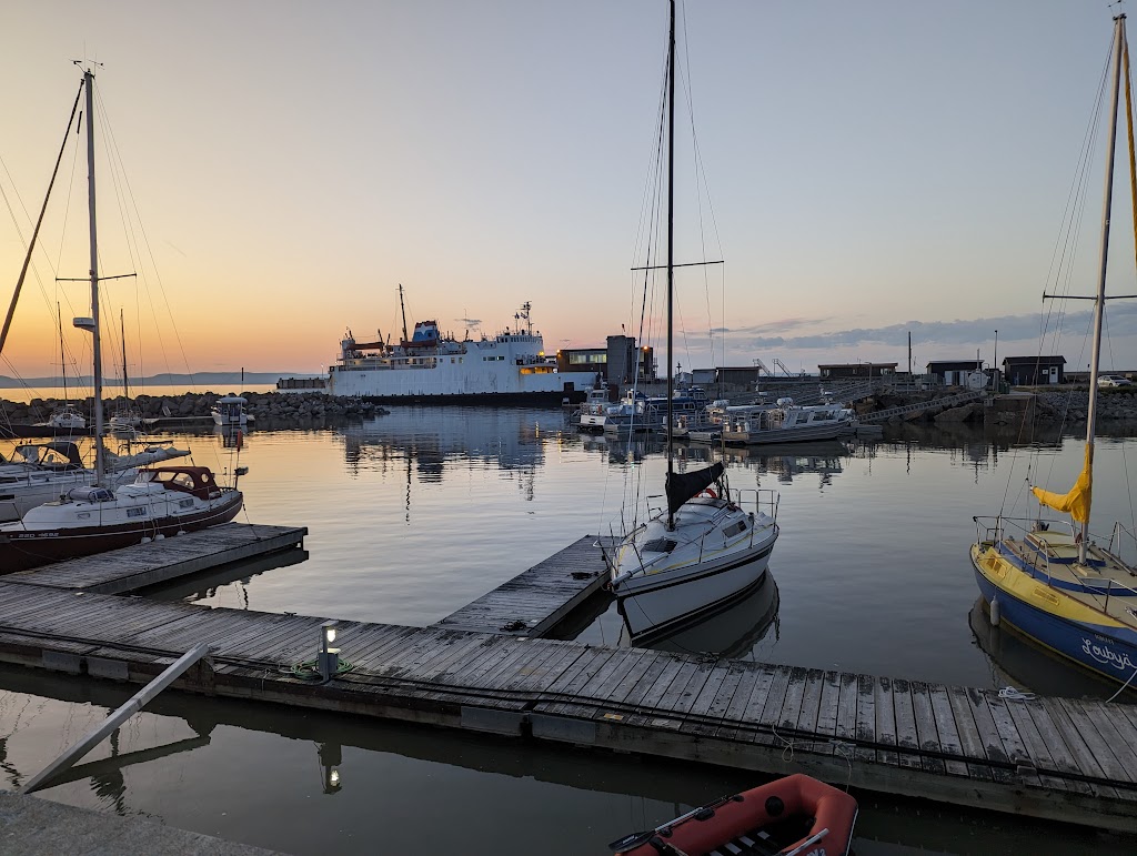 Rivière-du-Loup Terminal | 199 Rue Hayward, Rivière-du-Loup, QC G5R 3Y8, Canada | Phone: (418) 862-5094