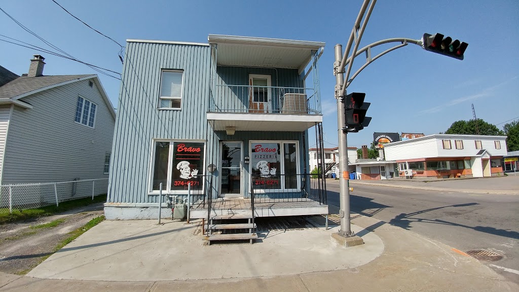 Bravo Pizzeria | 107 Rue Saint-Laurent, Trois-Rivières, QC G8T 6G2, Canada | Phone: (819) 374-6271