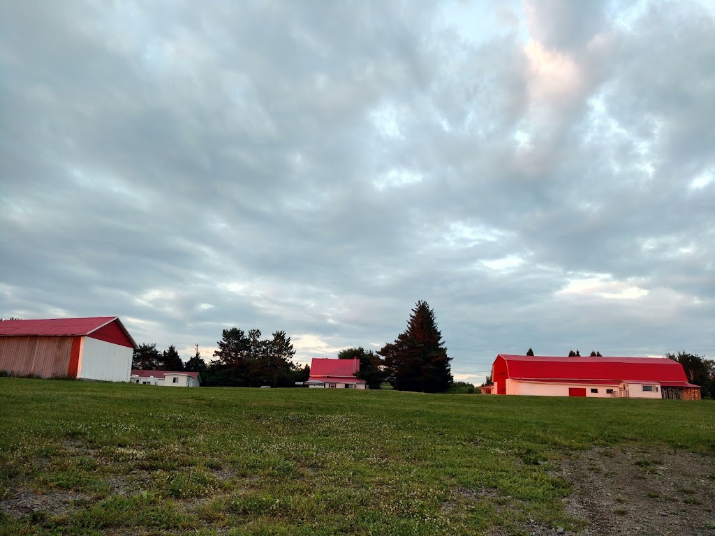 Gîte à la Vieille École | 5762 Chemin St Martin, La Baie, QC G7B 3N9, Canada | Phone: (418) 544-5094