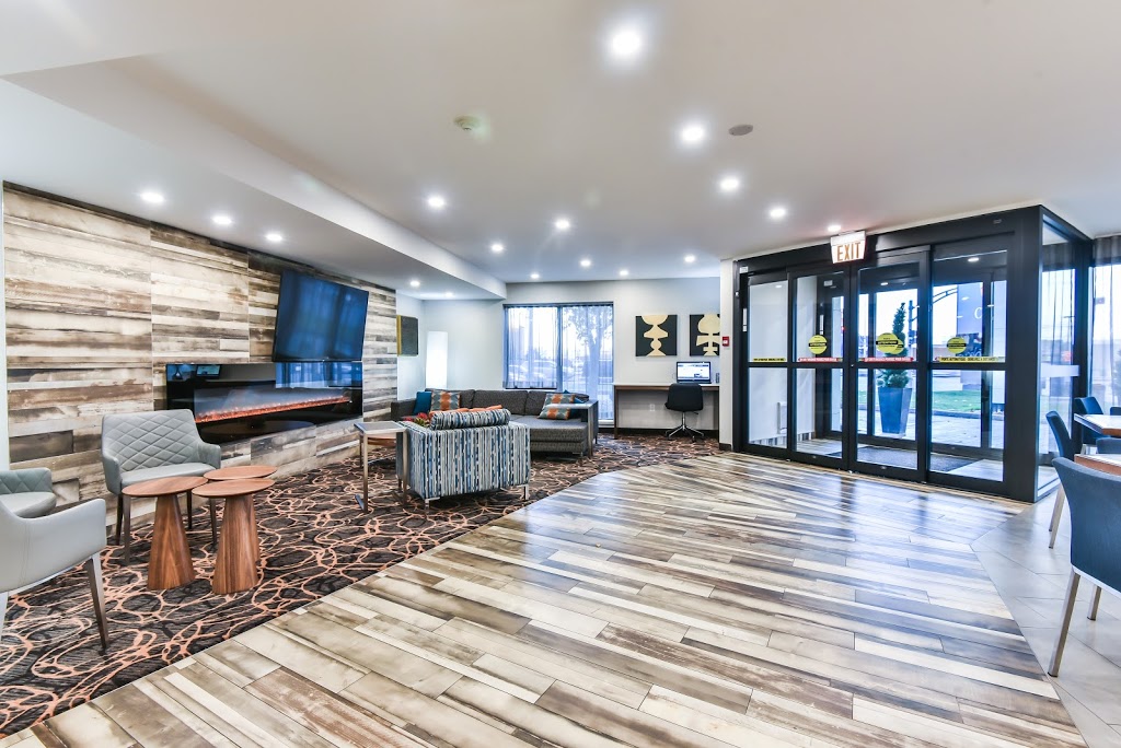 Comfort Inn Montreal Aeroport | 700 Boul Saint-Jean, Pointe-Claire, QC H9R 3K2, Canada | Phone: (514) 697-6210