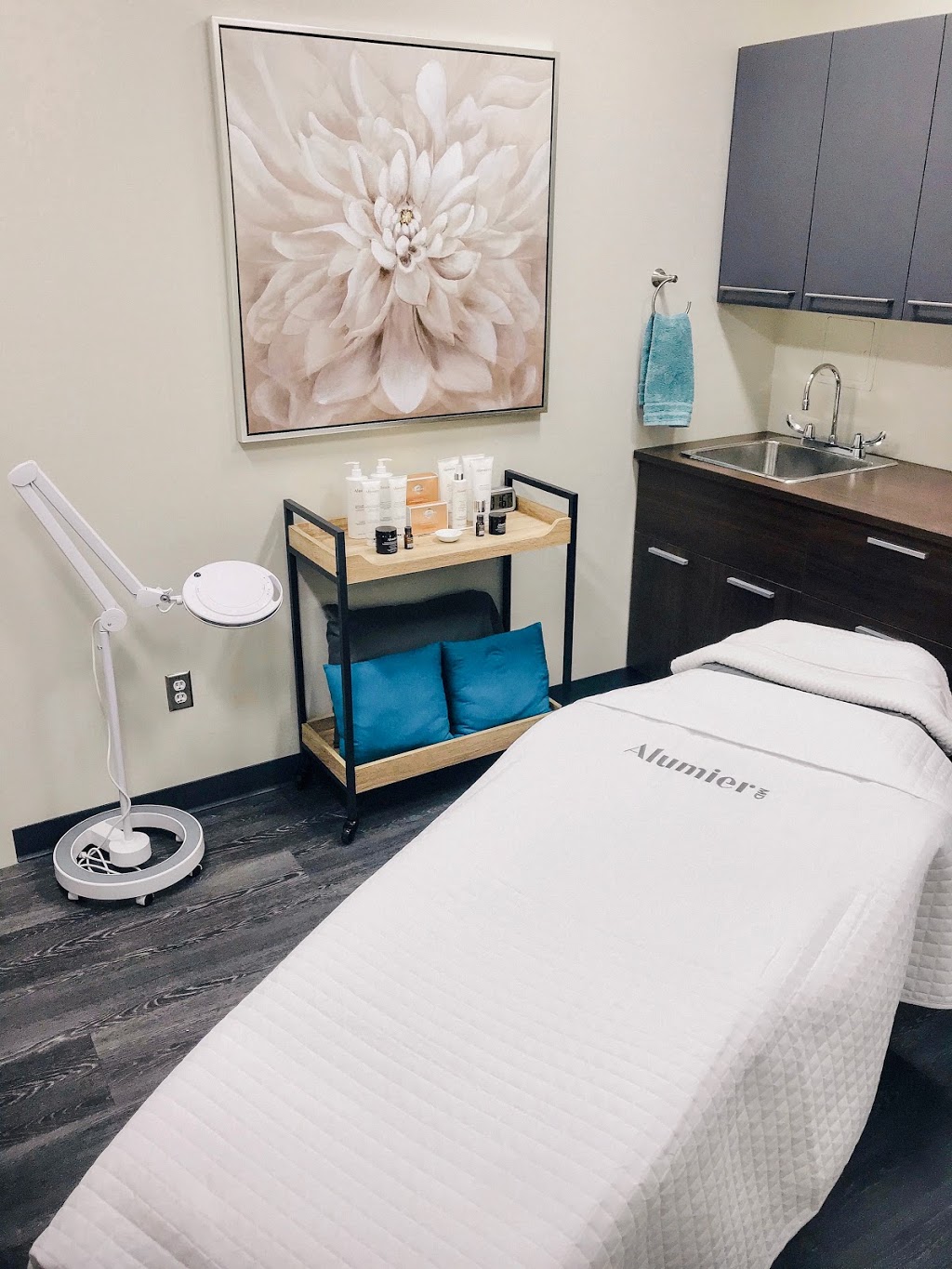 Elegance Medical Aesthetics & Laser Clinic | 620 Arthur St W #101, Thunder Bay, ON P7E 5R8, Canada | Phone: (807) 473-5520
