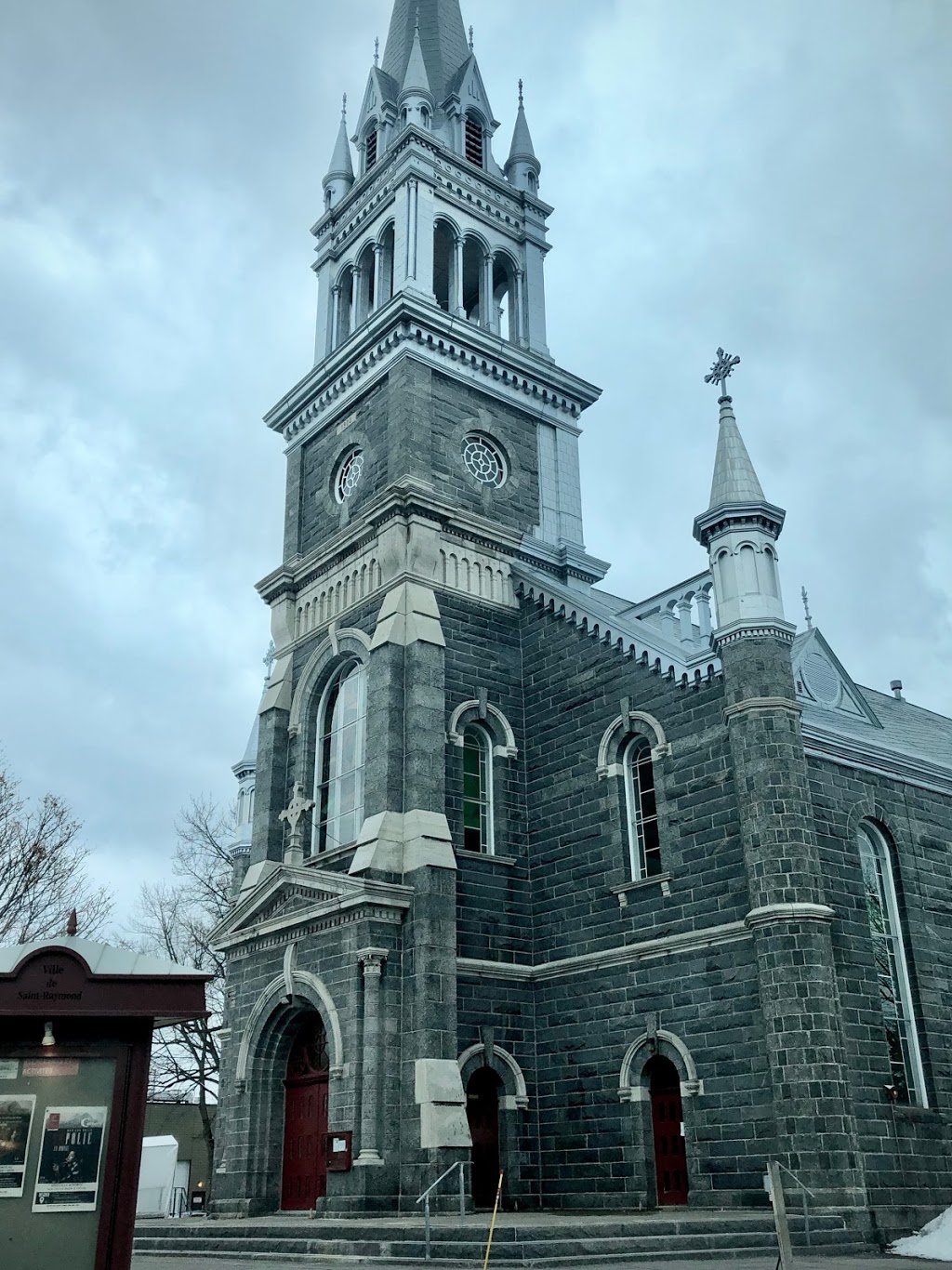 Presbytere St-Raymond | 331 Rue Saint Joseph, Saint-Raymond, QC G3L 1J8, Canada | Phone: (418) 337-2517