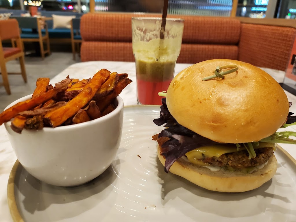 Fresh Kitchen + Juice Bar | 5031 Hurontario St, Mississauga, ON L4Z 3X7, Canada | Phone: (416) 599-4442