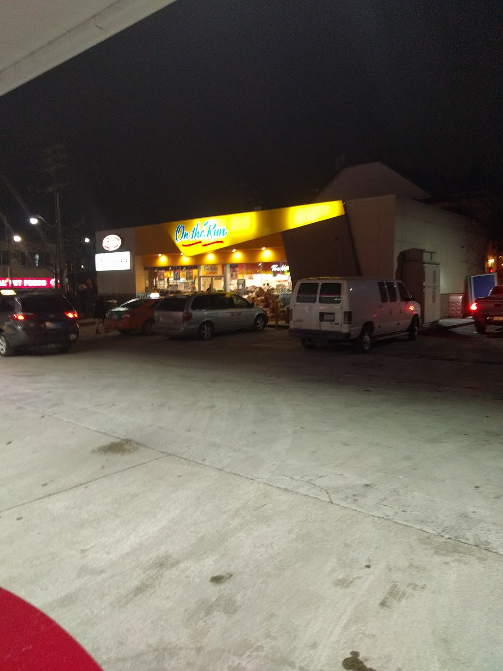 Esso | 150 Dupont St, Toronto, ON M5R 2E6, Canada | Phone: (416) 850-9636