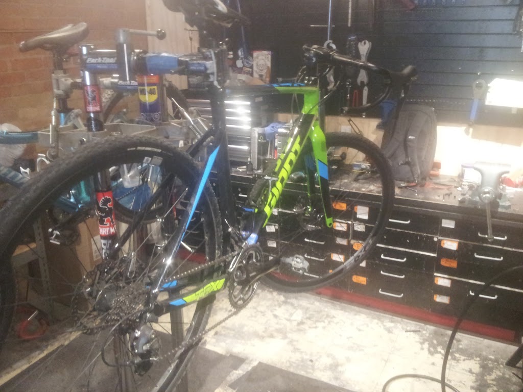 Hazelwood Cycleworks | 1 Geary Ave, Toronto, ON M6H 2C5, Canada | Phone: (647) 342-1037