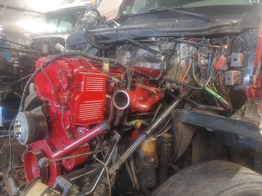 Almac Truck Repair | 1886 N York River Rd, Warren Grove, PE C1E 0T7, Canada | Phone: (902) 892-5526