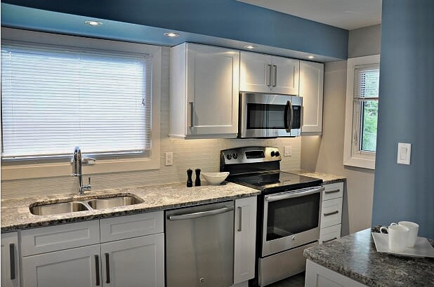 Custom Touches (1988) Inc | 3975 Pembina Hwy, Winnipeg, MB R3V 1X3, Canada | Phone: (204) 291-5770