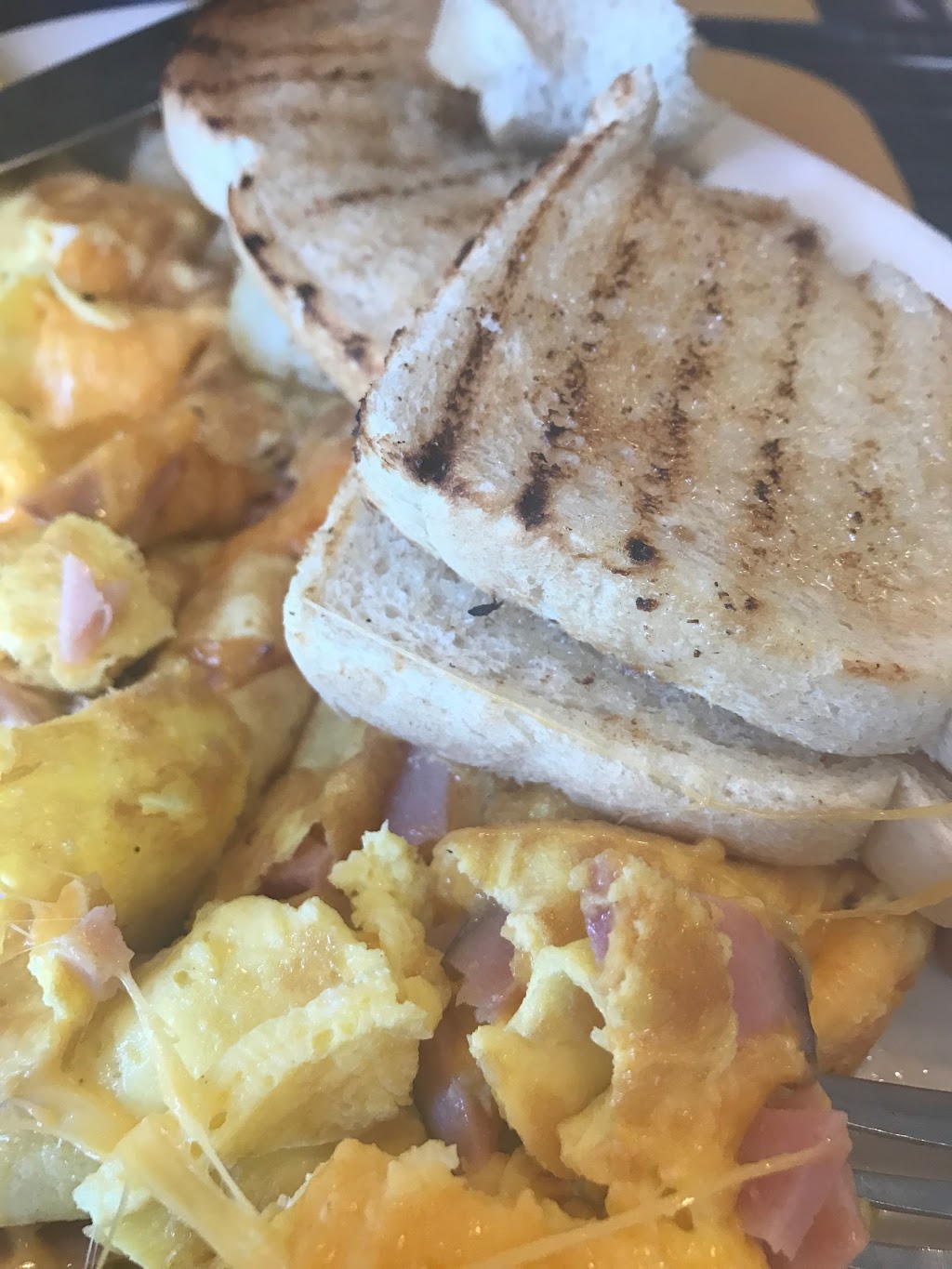 McMahons Family Restaurant | 1849 Grand Island Blvd, Grand Island, NY 14072, USA | Phone: (716) 773-9707
