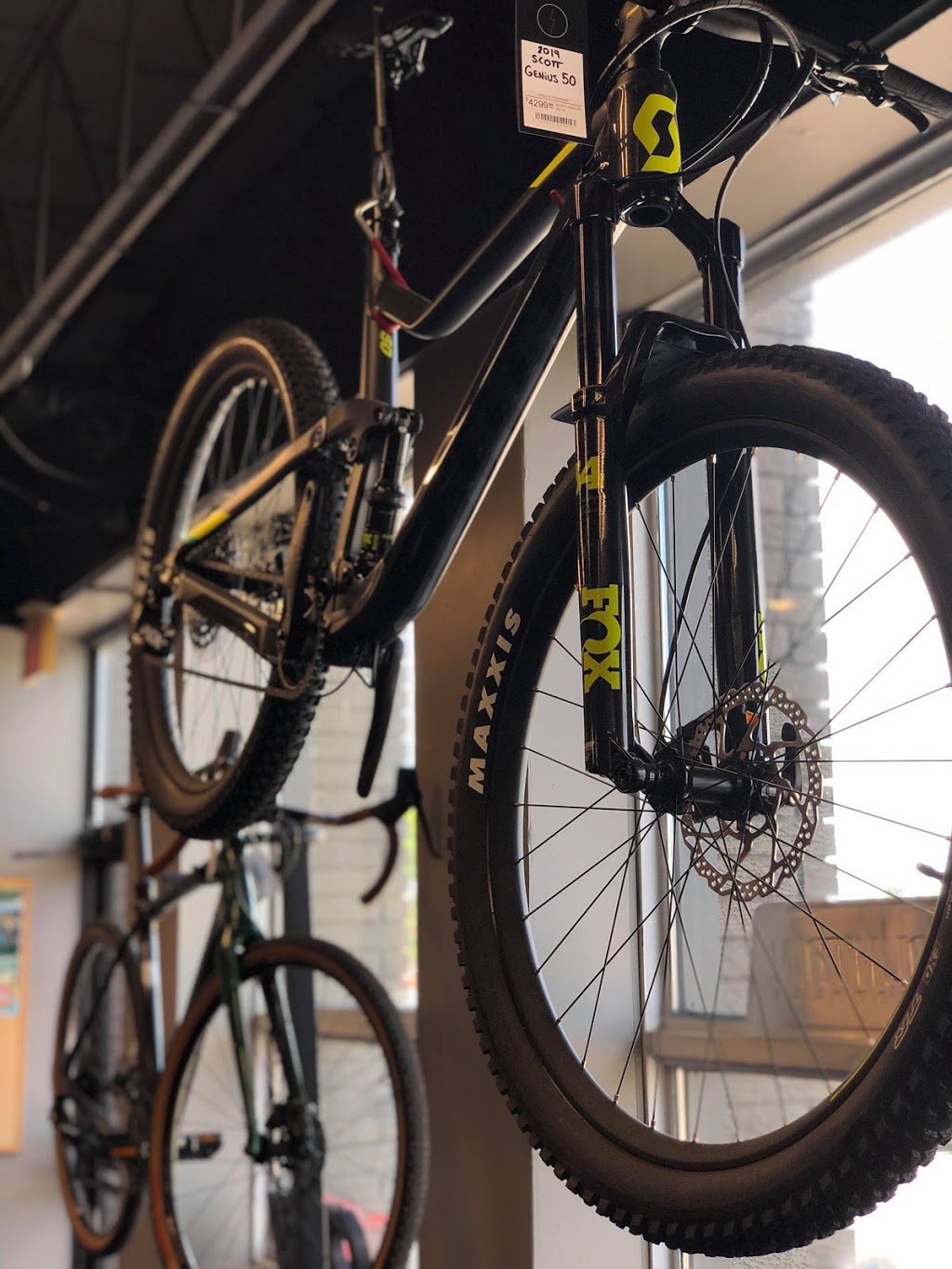 Rollin Thunder Bike & Ski | 485 Memorial Ave, Thunder Bay, ON P7B 3Y6, Canada | Phone: (807) 344-2433