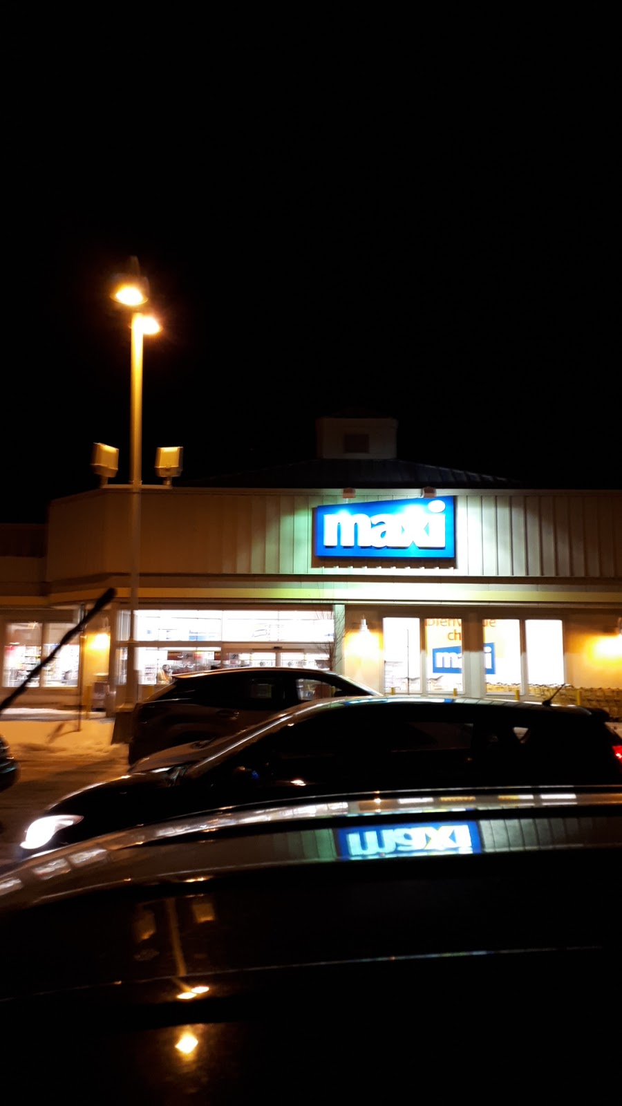 Maxi | 390 QC-117, Mont-Tremblant, QC J8E 2X3, Canada | Phone: (819) 425-3103