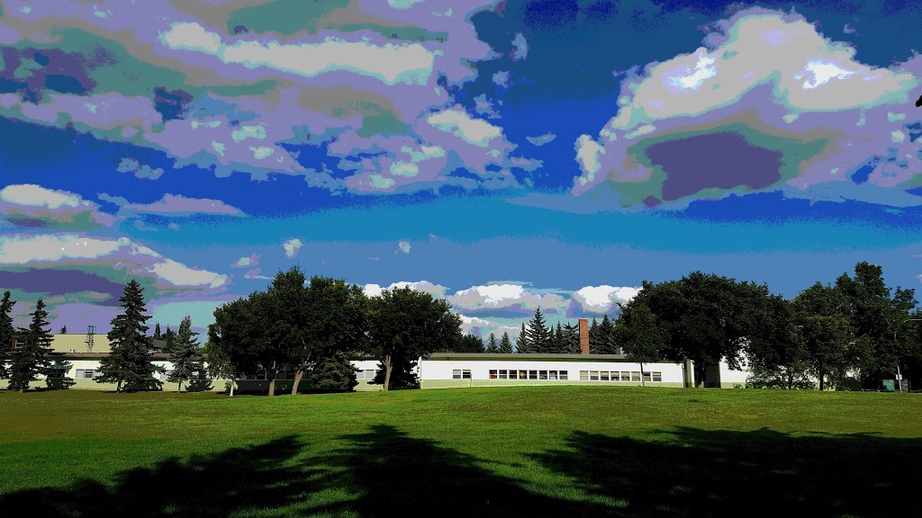 Holyrood School | 7920 94 Ave NW, Edmonton, AB T6C 1W4, Canada | Phone: (780) 466-2292