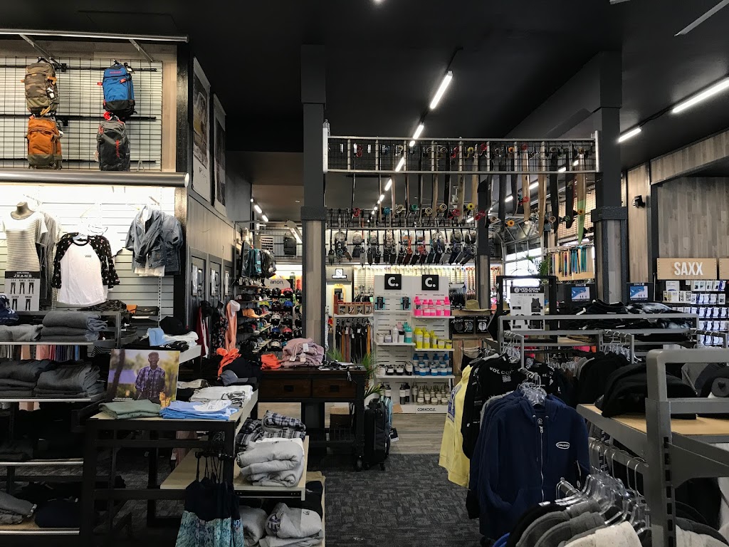 Nomads Station | 4301 47 Ave, Sylvan Lake, AB T4S 1K9, Canada | Phone: (403) 887-2218