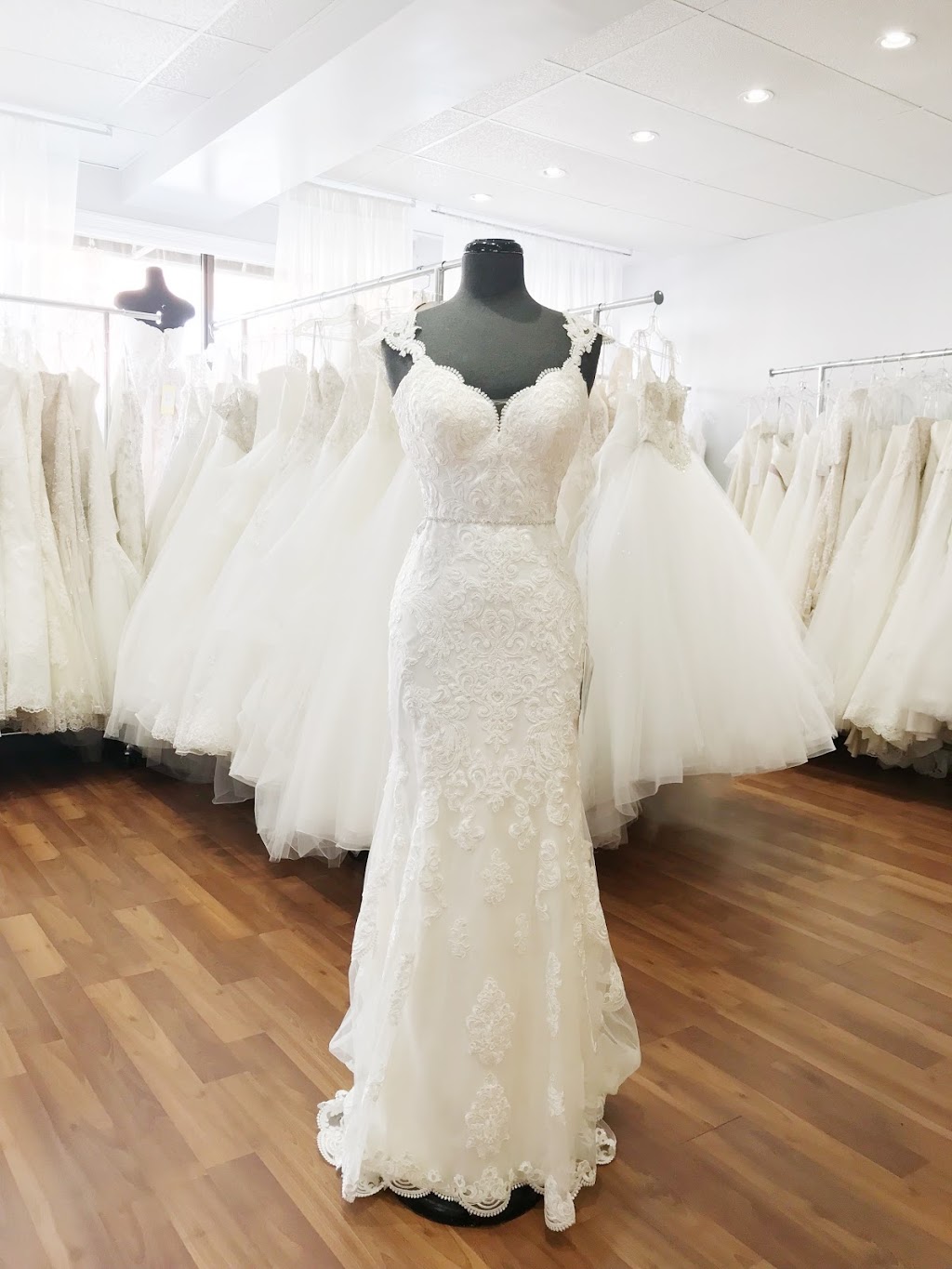 Bridal Boutique | 313 Colborne St, Brantford, ON N3S 3N2, Canada | Phone: (519) 753-9609