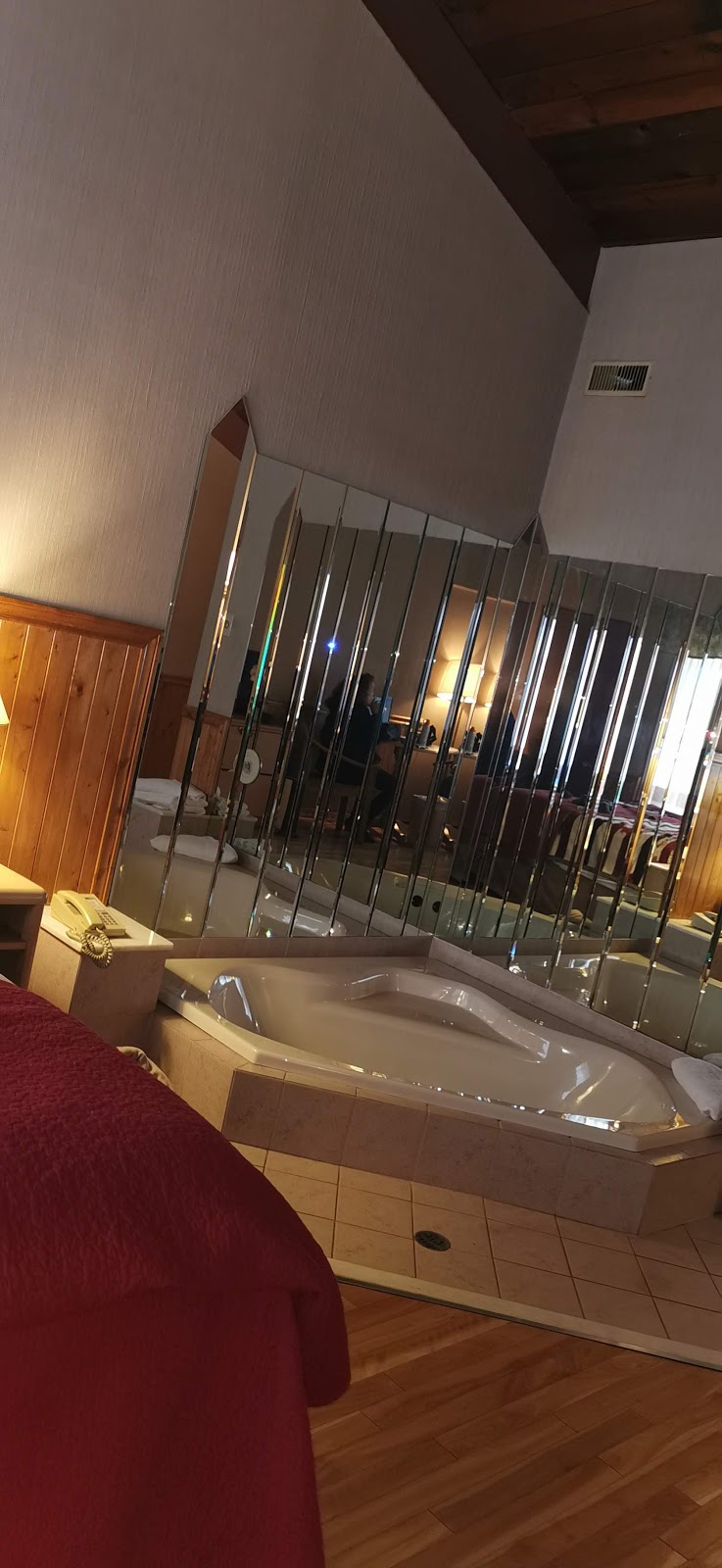 Motel Bonsoir | 1587 Rue Principale, Granby, QC J2J 0S5, Canada | Phone: (450) 378-7947