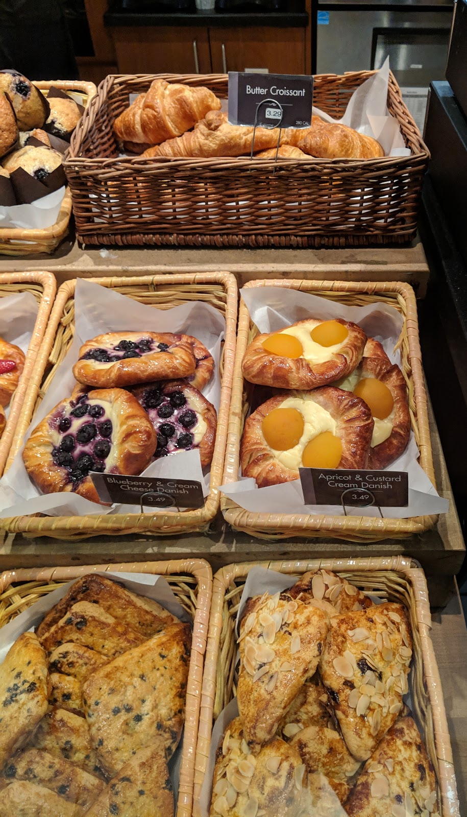 Brioche Doree | Domestic Terminal - Gate C29, 3211 Grant McConachie Way, Richmond, BC V7B 0A4, Canada | Phone: (604) 968-1406