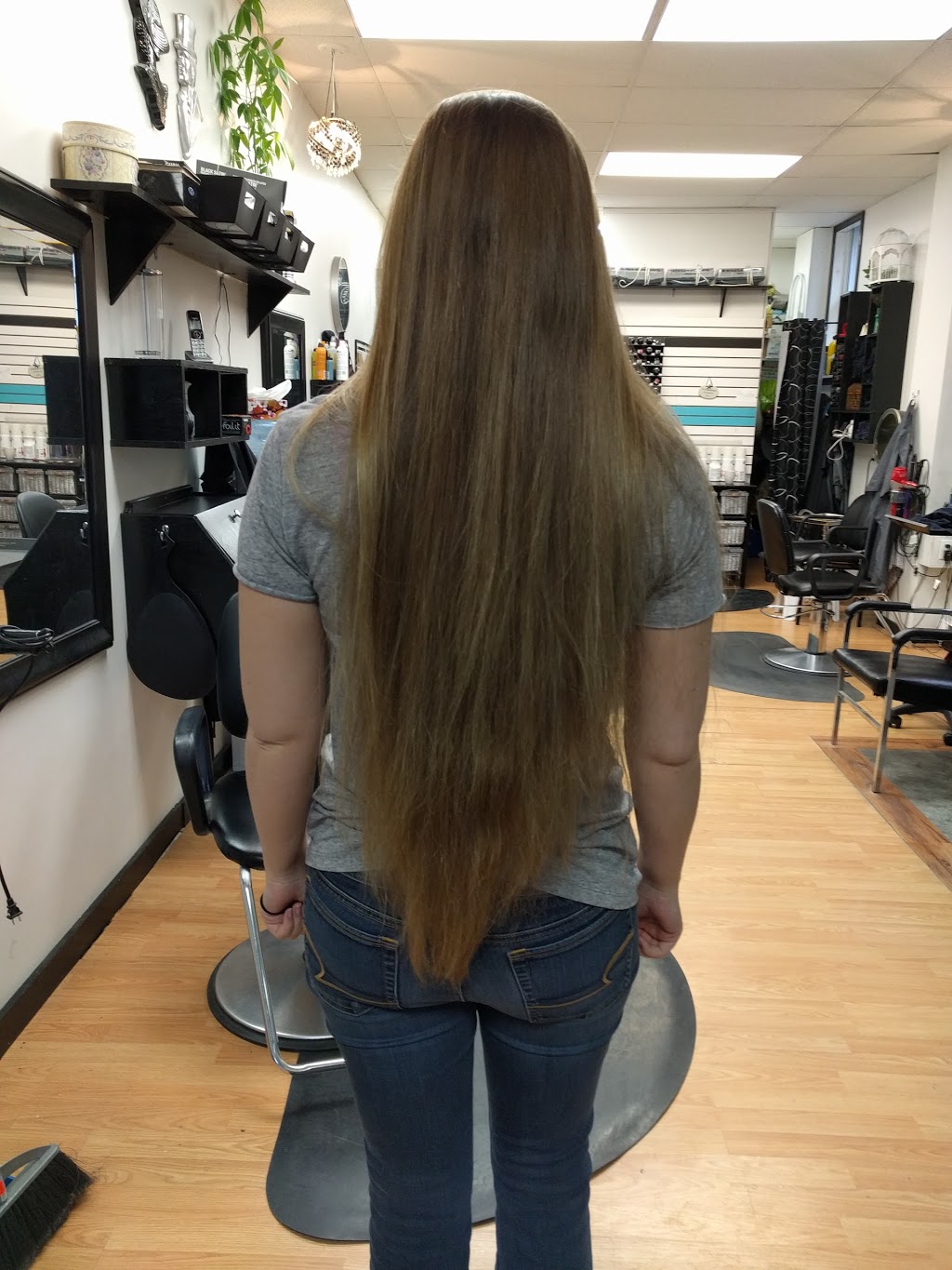 Absolutely Hair & Spa | 94 Charles St N, Gananoque, ON K7G 1T7, Canada | Phone: (613) 382-1142