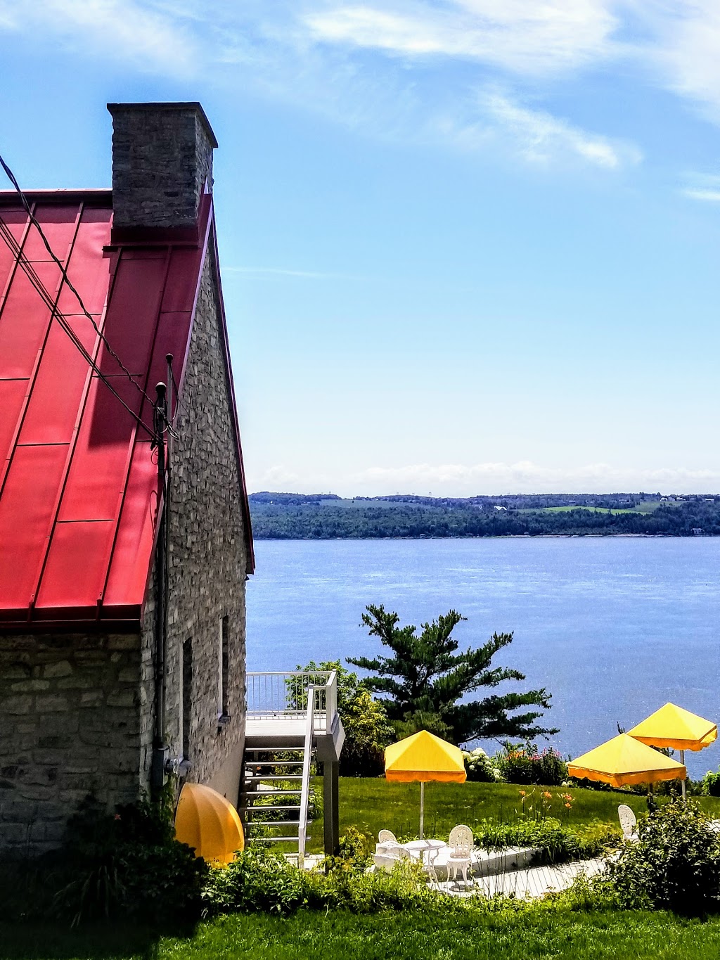 Galerie Boutique Pétronille | 8141, Chemin Royal, Sainte-Pétronille, QC G0A 4C0, Canada | Phone: (418) 828-2869
