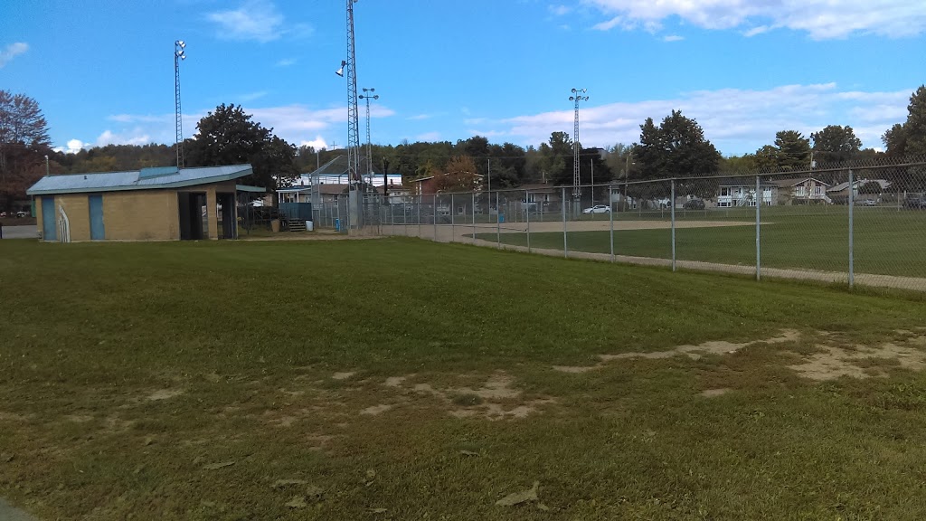 Parc Saint-René | 238 Boulevard Saint-René E, Gatineau, QC J8P, Canada | Phone: (866) 299-2002