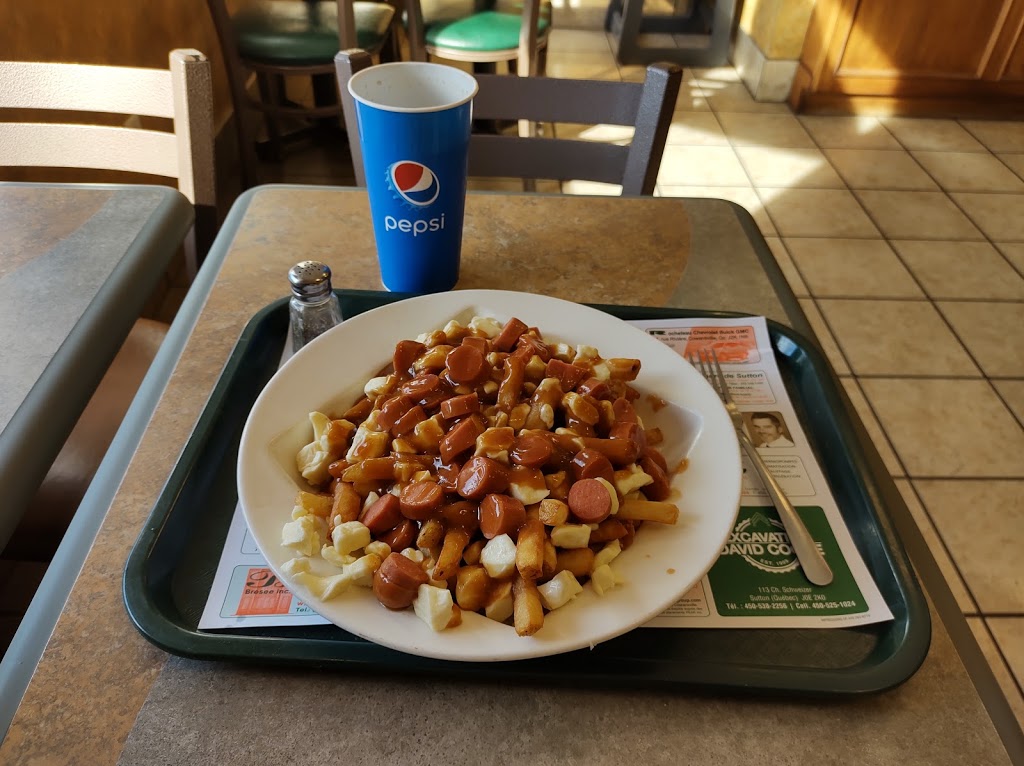 Resto Route 139 | 32 Rue Principale N, Sutton, QC J0E 2K0, Canada | Phone: (450) 538-3311