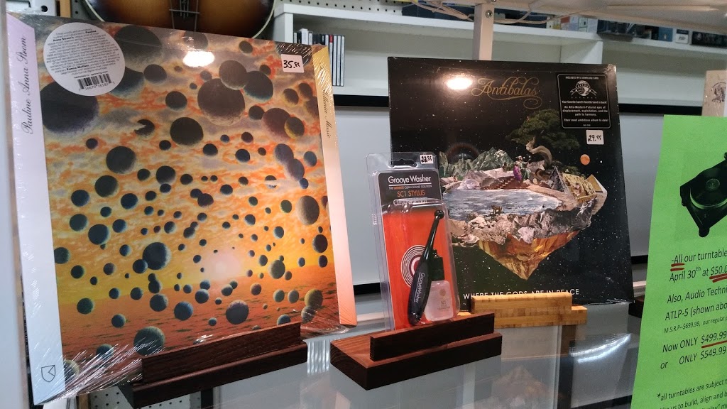 Records On Wheels | 34 King St E, Dundas, ON L9H 1B8, Canada | Phone: (905) 627-7706