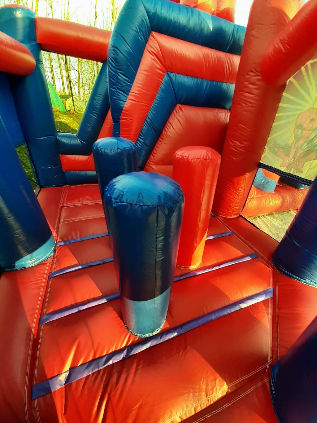 Amusements Kyberka Inc. - Jeux Gonflables/Bouncy Castle Rentals | 6 Rue de lArche, Val-des-Monts, QC J8N 7N9, Canada | Phone: (819) 230-3001