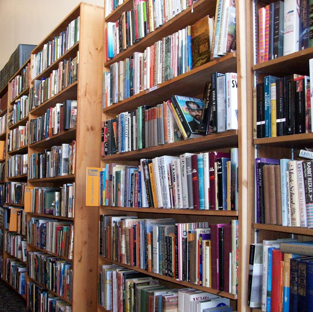 Bison Books | book store | 424 Graham Ave, Winnipeg, MB R3C 0L8, Canada | 2049475931 OR +1 204-947-5931