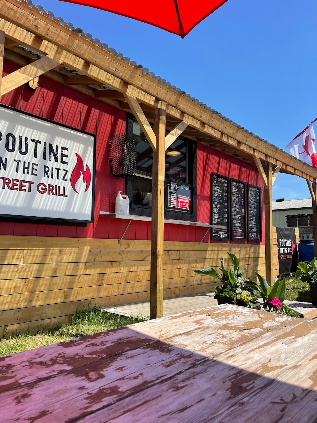 Poutine On The Ritz | 5479 Yonge St, Gilford, ON L0L 1R0, Canada | Phone: (249) 733-2489