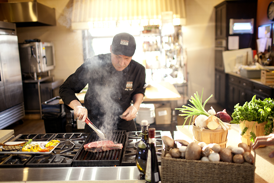 Farmers Table Cafe | 33955 Clayburn Rd, Abbotsford, BC V2S 7T7, Canada | Phone: (604) 851-5377