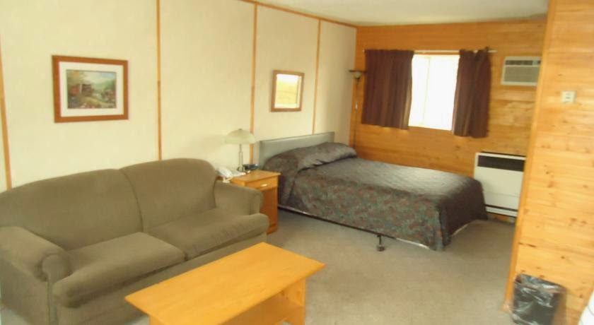 The Dreamland Motel | 1035 Athabasca St E, Moose Jaw, SK S6H 0N1, Canada | Phone: (306) 692-1878