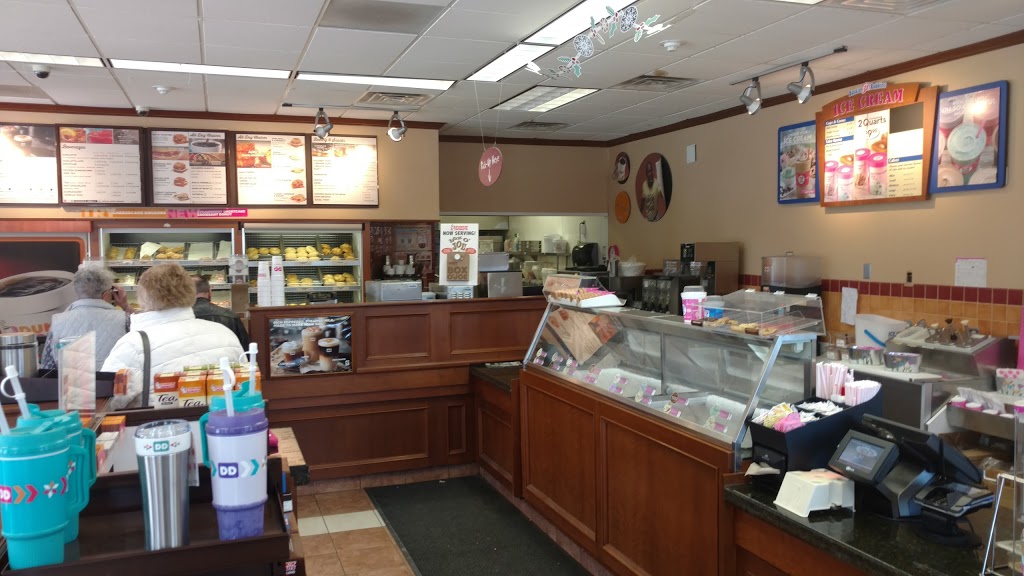 Dunkin | 230 Main St, East Aurora, NY 14052, USA | Phone: (716) 655-2541
