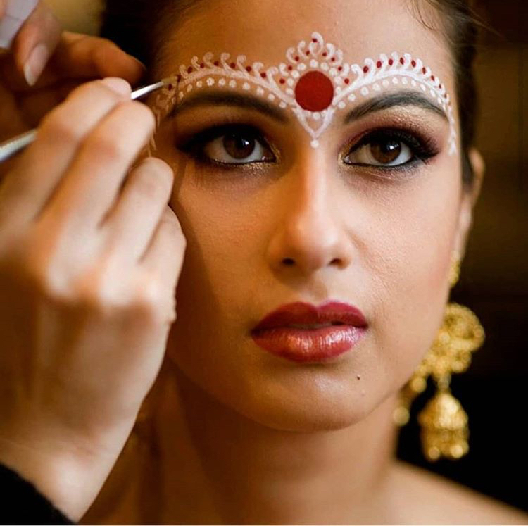 Pakeeza mobile pro makeup artist | 5774 Sidmouth St, Mississauga, ON L5V 0B1, Canada | Phone: (416) 822-8272