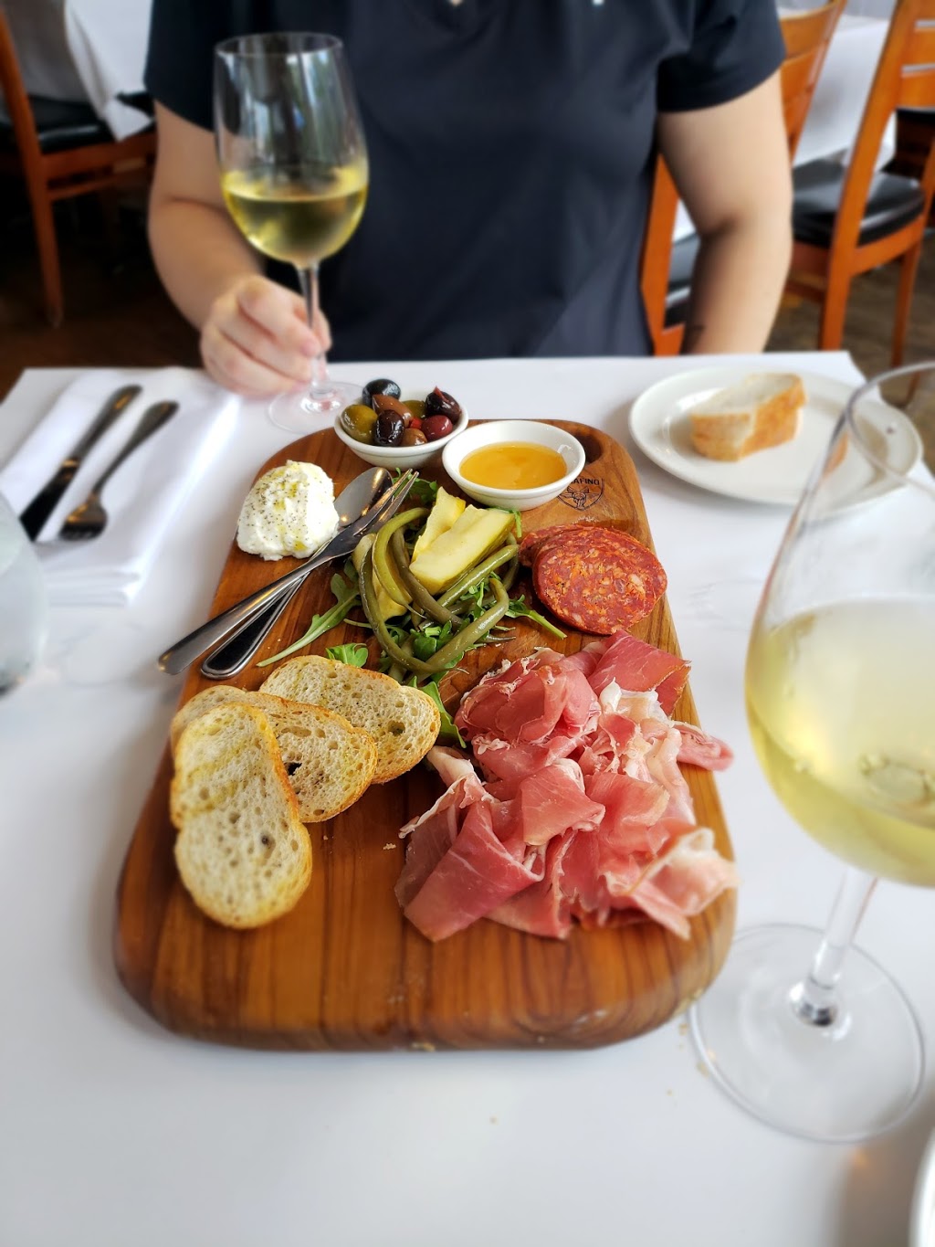 IL FORNELLO | 203 North Service Rd W, Oakville, ON L6M 3R2, Canada | Phone: (905) 338-5233