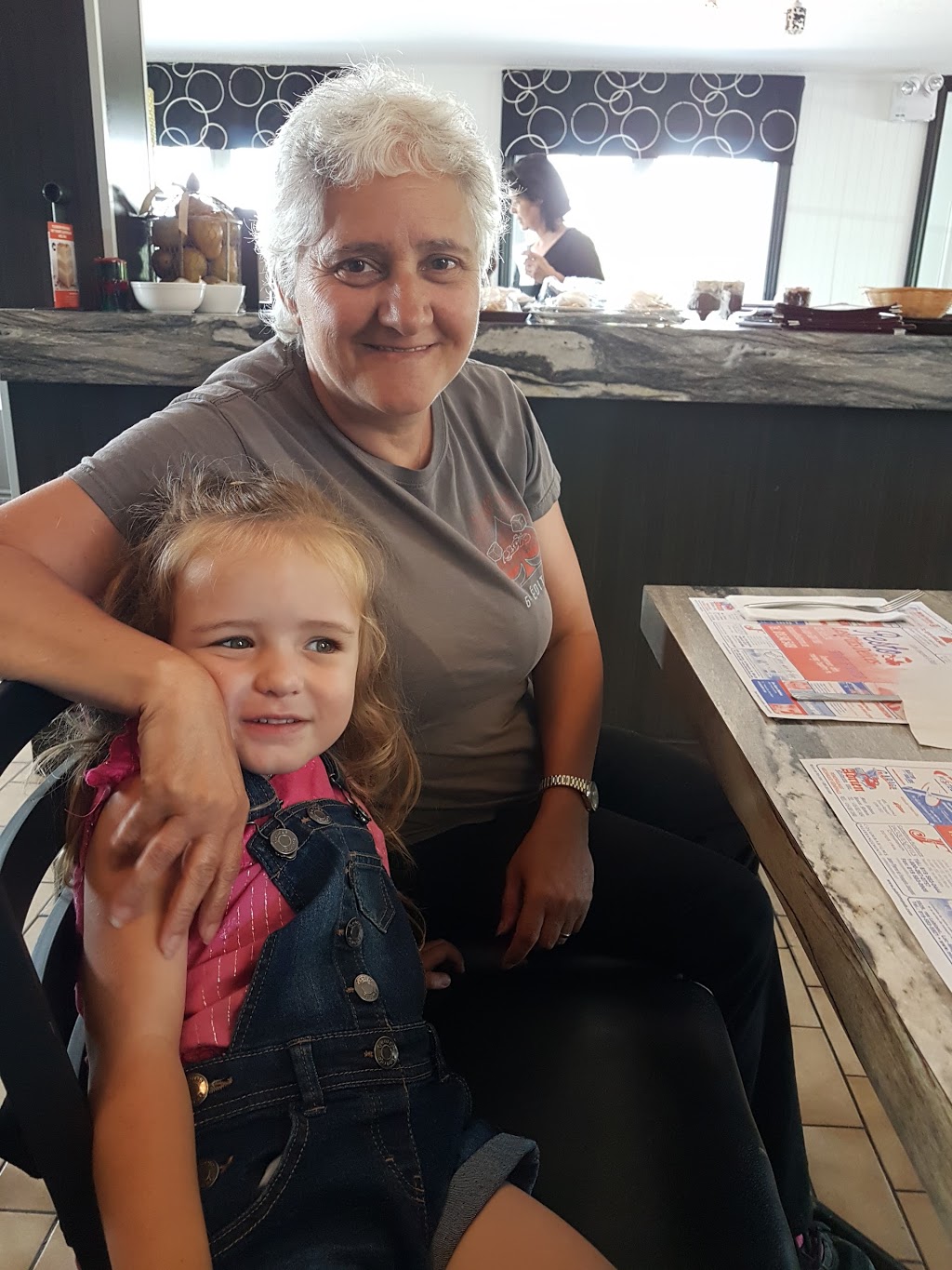 Resto Les PTits Delices | 430 204 Rte, Saint-Ludger, QC G0M 1W0, Canada | Phone: (819) 548-5409