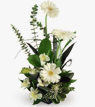 Loris Hearts and Flowers | 1300 King St E #13, Oshawa, ON L1H 8J4, Canada | Phone: (905) 432-2404