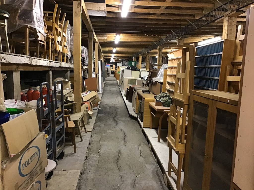 Surplus DArmée, PRO Quincaillerie, J.P. & F. Larochelle Inc. | 3615 Rue Principale, Dunham, QC J0E 1M0, Canada | Phone: (450) 295-2766