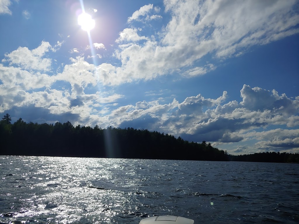 Tumblehome Lodge | 1090 Lodge Rd, Clarendon Station, ON K0H 1J0, Canada | Phone: (613) 279-2414