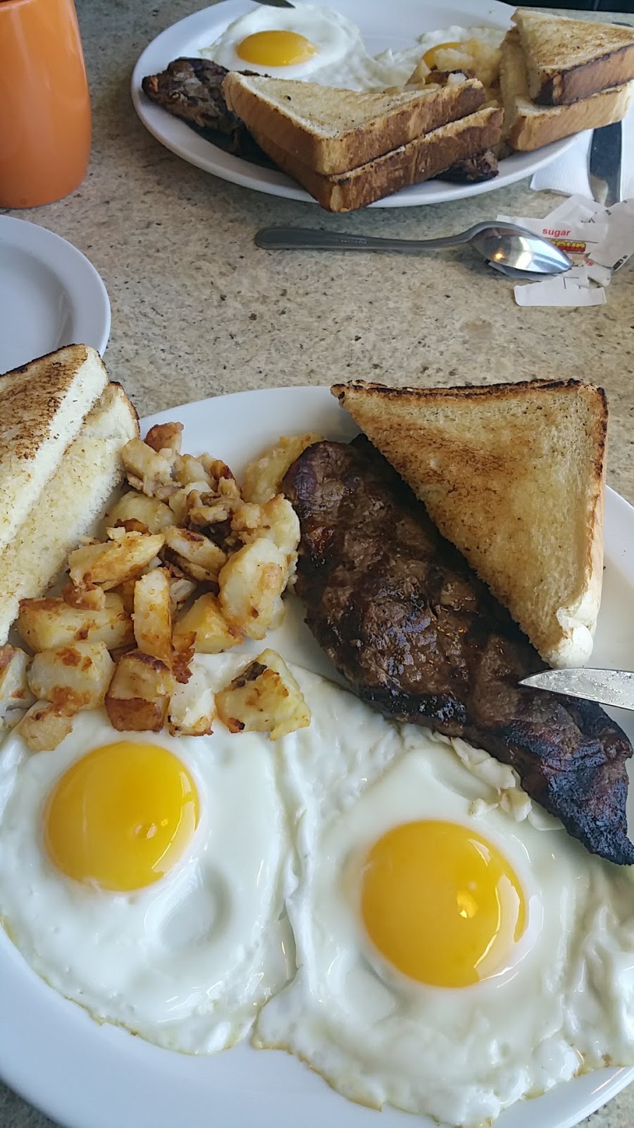 Phyls All Day Breakfast Lunch and Dinner | 6864 Lundys Ln, Niagara Falls, ON L2G 1V6, Canada | Phone: (905) 374-7495