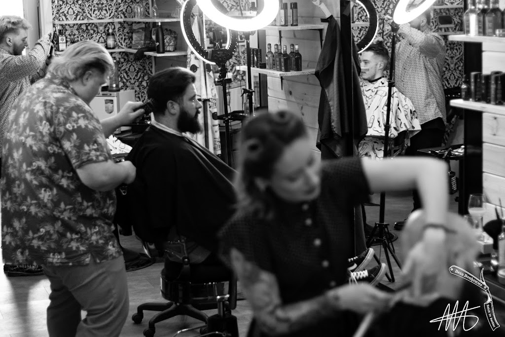 Beau bonhomme barbershop | 338 Rue Principale, Granby, QC J2G 2W4, Canada | Phone: (450) 574-0404