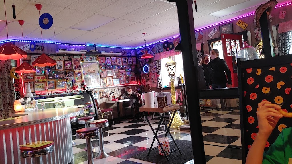Ashcroft Sams Diner | 202 Brink St, Ashcroft, BC V0K 1A0, Canada | Phone: (250) 457-3510