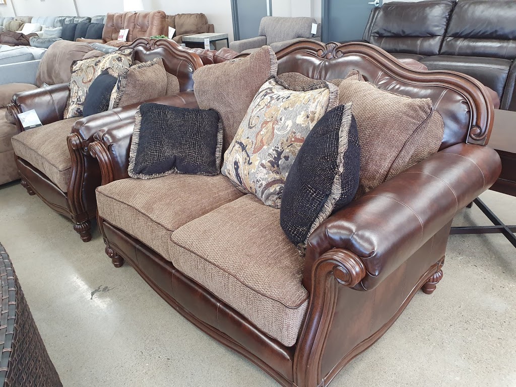 Ashley HomeStore | 333 Matheson Blvd W, Mississauga, ON L5R 3G3, Canada | Phone: (905) 712-9846