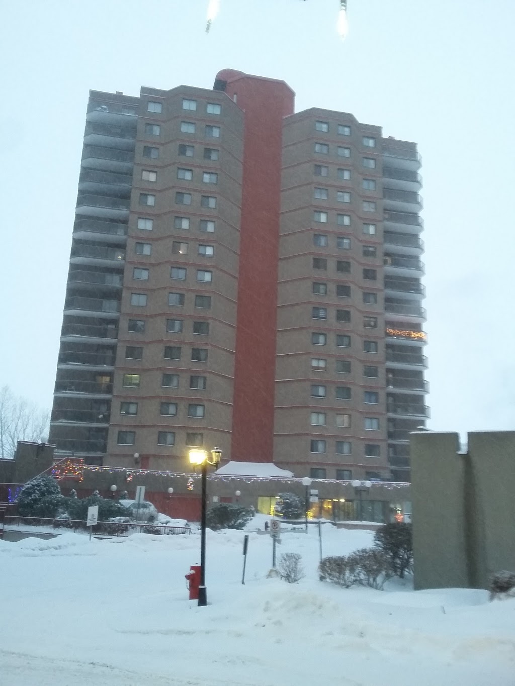 Au Fil De LEau Residence | 7015 Boulevard Gouin E #14, Montréal, QC H1E 5N2, Canada | Phone: (514) 327-4411
