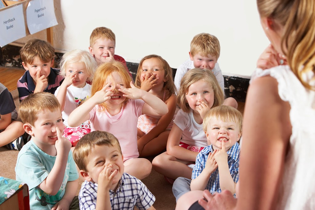Fraser Montessori Daycare Center | 1917 Marine Way, New Westminster, BC V3M 2E4, Canada | Phone: (604) 551-0781