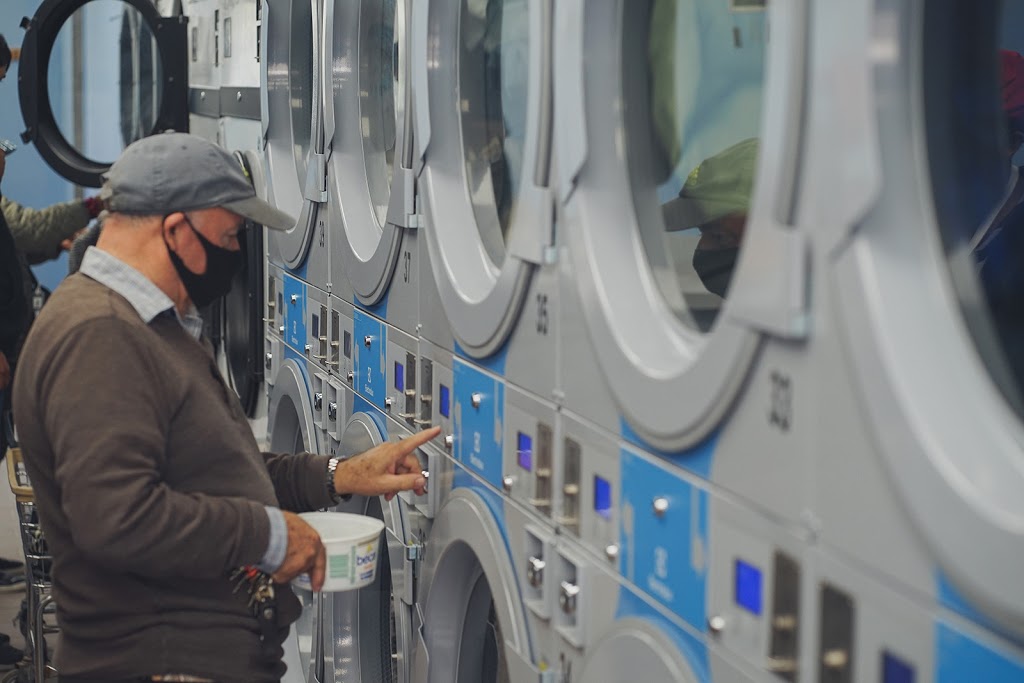 Thistledown Coin Wash | 976 Albion Rd, Etobicoke, ON M9V 1A7, Canada | Phone: (416) 817-3583