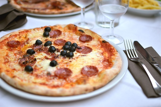 Johnnys Pizza | 3K3, 107 Main St W, Shelburne, ON L9V 3K3, Canada | Phone: (519) 925-1204